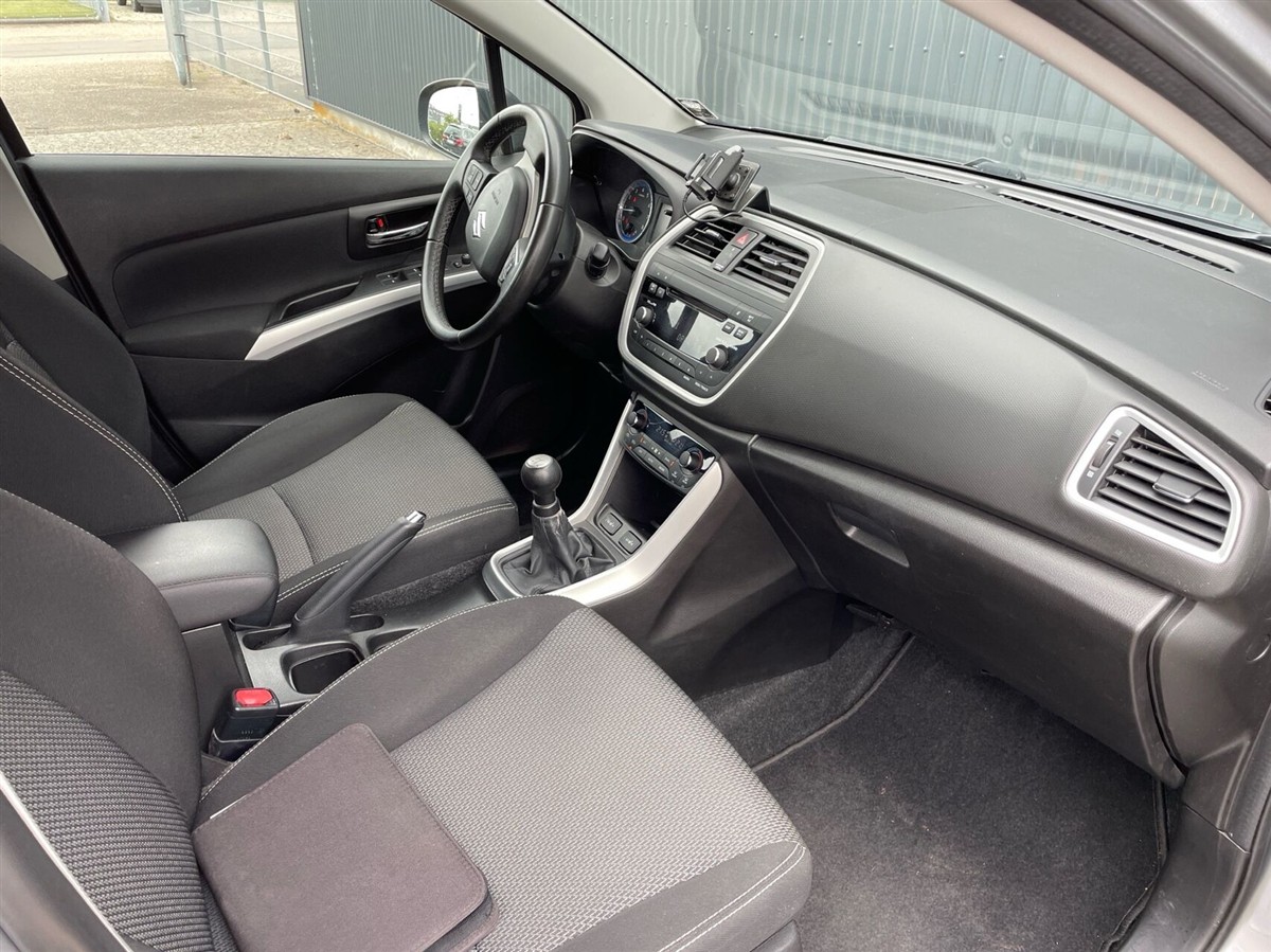 Suzuki S-Cross