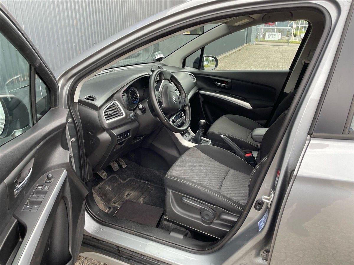 Suzuki S-Cross